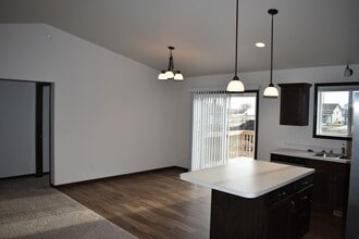 4540 12th St S in Moorhead, MN - Building Photo - Building Photo