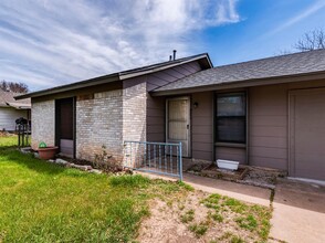 9803 Plover Dr in Austin, TX - Building Photo - Building Photo