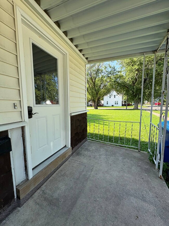 706 3rd Ave SW in Oelwein, IA - Building Photo - Building Photo
