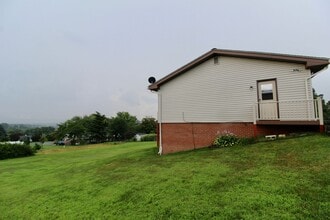 180 Grandview Dr in Harrisonburg, VA - Building Photo - Building Photo