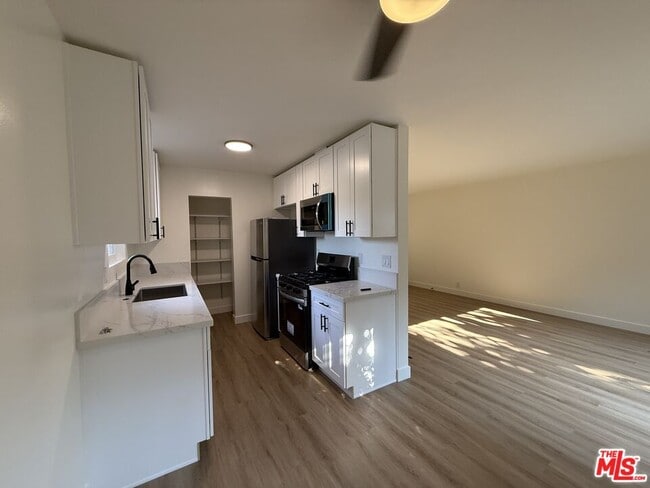 3707 S Canfield Ave in Los Angeles, CA - Building Photo - Building Photo