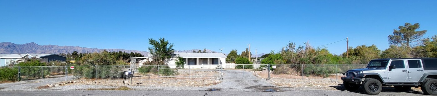 6720 Conestoga Pkwy in Pahrump, NV - Building Photo
