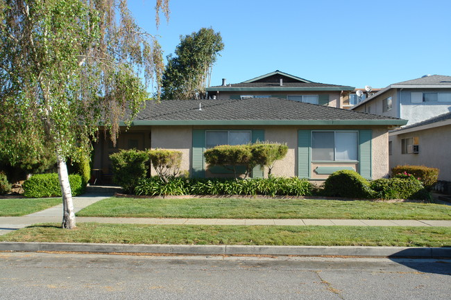 3173 Neal Ave in San Jose, CA - Foto de edificio - Building Photo