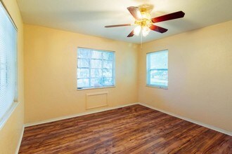 1744 Granville Ct S in St. Petersburg, FL - Building Photo - Building Photo