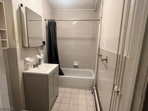 416-418 E Main St in Bound Brook, NJ - Building Photo - Building Photo