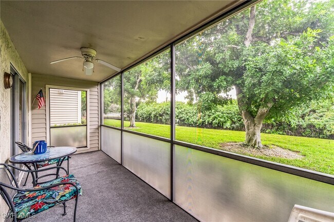 8081 S Woods Cir in Ft. Myers, FL - Building Photo - Building Photo