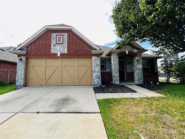 209 Serenade Ln in Euless, TX - Building Photo