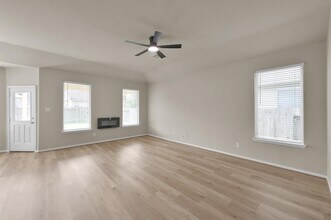 9442 E Woodmark in Conroe, TX - Building Photo - Building Photo