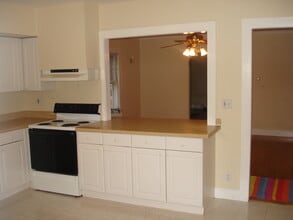 197 Barton Ave, Unit 197 Barton Ave in Patchogue, NY - Building Photo - Building Photo