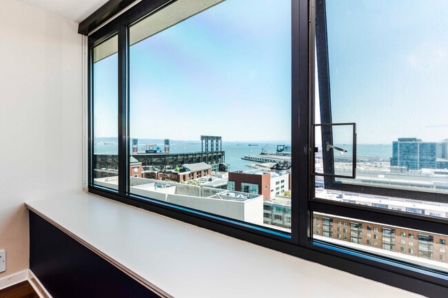 250 King St in San Francisco, CA - Building Photo - Building Photo