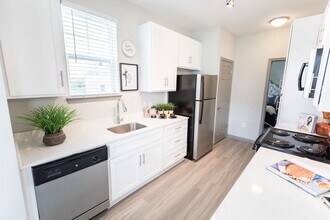 Skybrook Apartments in Huntersville, NC - Foto de edificio - Building Photo