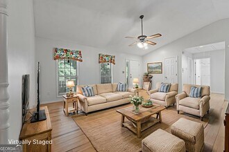 127 Circle H Dr in Sharpsburg, GA - Building Photo - Building Photo