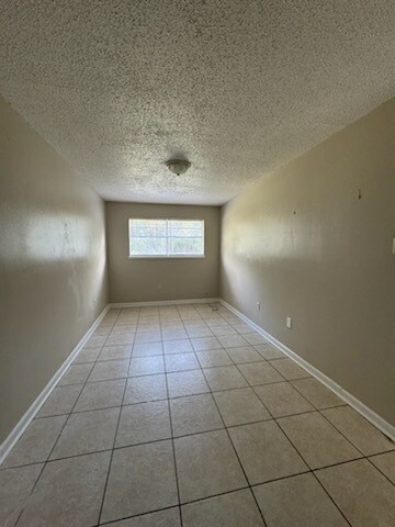 13706 Goodwood Blvd in Baton Rouge, LA - Foto de edificio - Building Photo