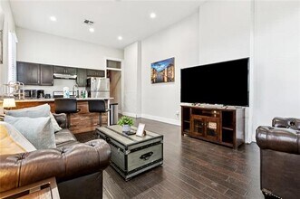 1002 N Rocheblave St in New Orleans, LA - Building Photo - Building Photo