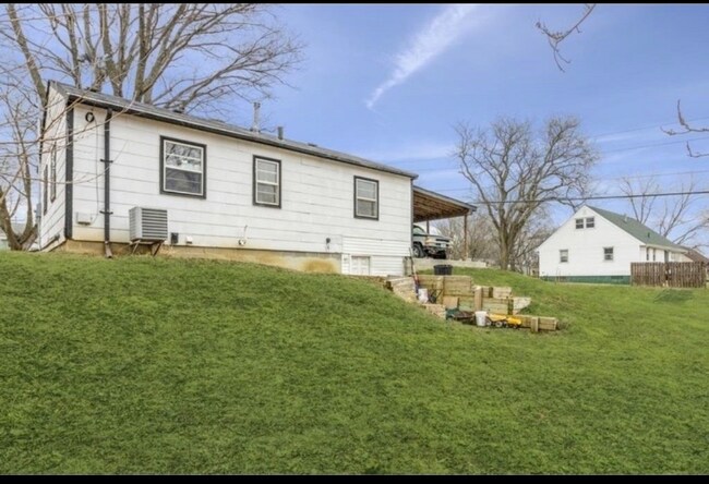 7112 SW 15th St in Des Moines, IA - Building Photo - Building Photo