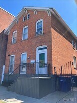 24 Tracy St in Buffalo, NY - Building Photo
