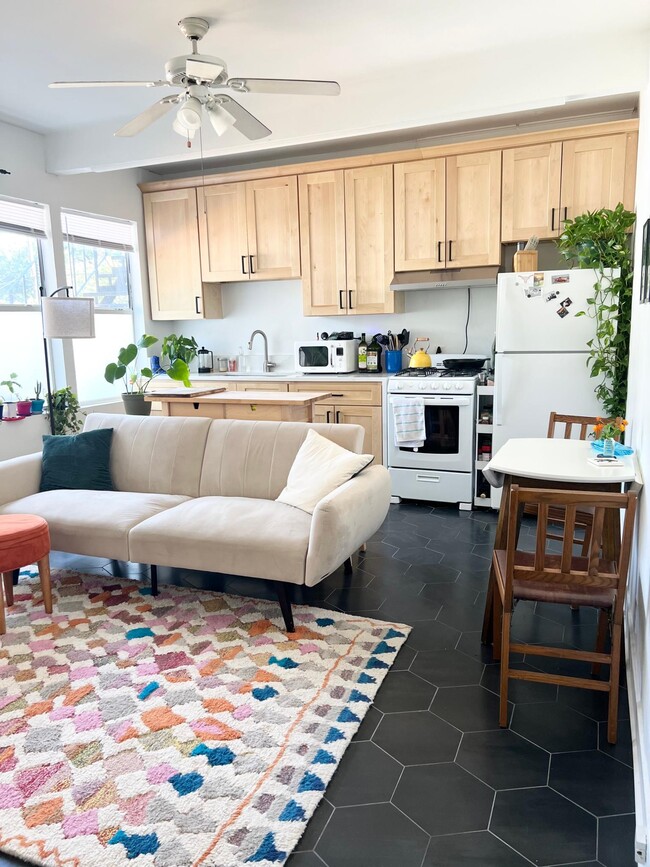 202 E 33rd St, Unit B in Austin, TX - Foto de edificio - Building Photo