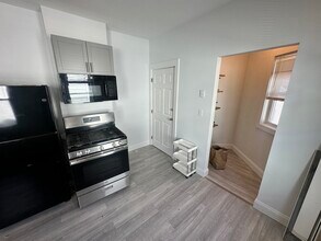 63 Webster Ave, Unit 3T in Somerville, MA - Building Photo - Building Photo