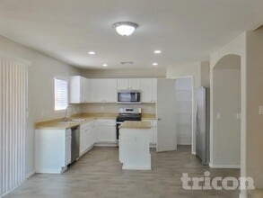 4102 S 62nd Ln in Phoenix, AZ - Building Photo - Building Photo