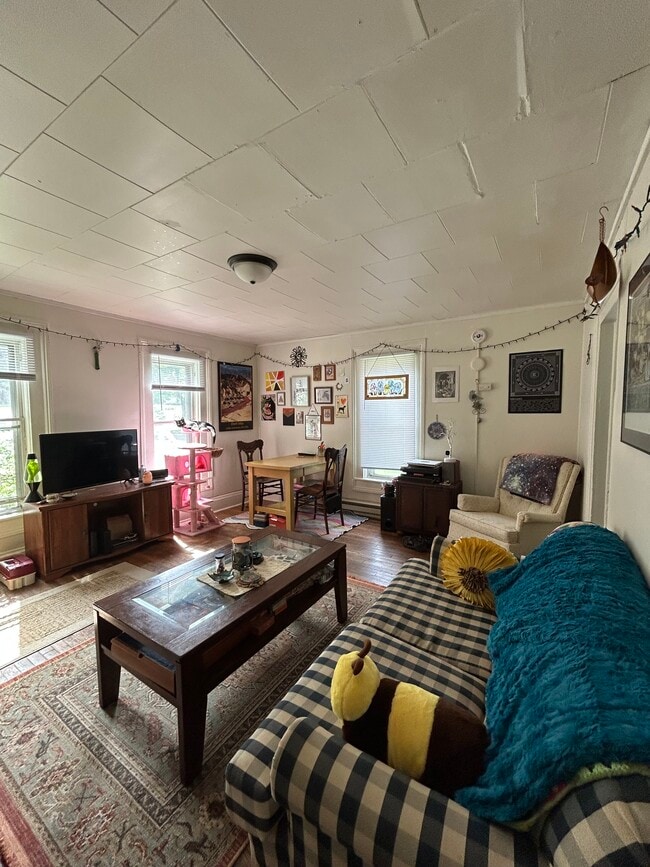 1029 2nd Ave