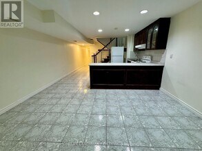 14 Garnet Ave in Toronto, ON - Building Photo - Building Photo