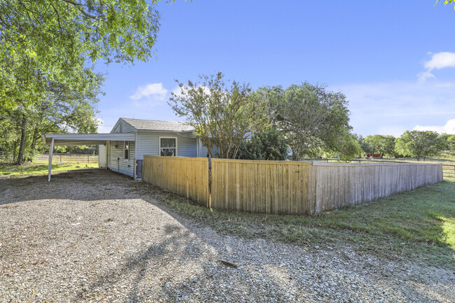 property at 1206 TX-78 BUS