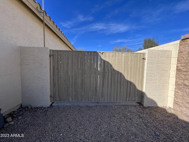 31924 N 23rd Ave in Phoenix, AZ - Foto de edificio - Building Photo