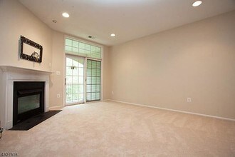 321 Edmonton Ct in Livingston, NJ - Building Photo - Building Photo