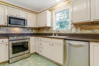 77 Grassy Meadow Rd in Charles Town, WV - Building Photo - Building Photo