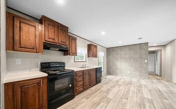 11245 NW 8th St in Ocala, FL - Foto de edificio - Building Photo