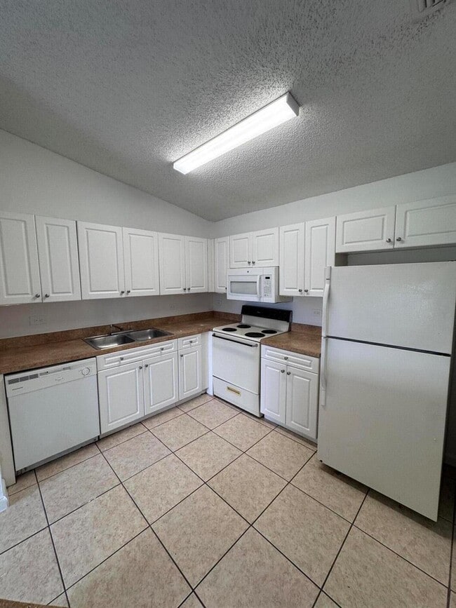 3700 N 56th Ave, Unit 1033 in Hollywood, FL - Building Photo - Building Photo