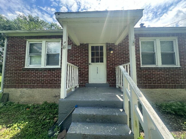 5028 Grammes Rd in Allentown, PA - Building Photo - Building Photo