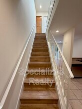 5716 Whitsett Ave in Los Angeles, CA - Building Photo - Building Photo