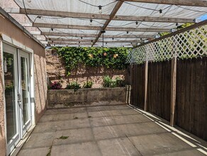 5973 Guthrie Ave, Unit 2 in Los Angeles, CA - Foto de edificio - Building Photo