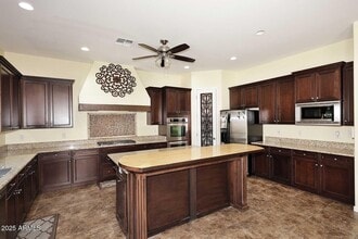 2422 East Charlotte Dr in Phoenix, AZ - Building Photo - Building Photo