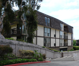 424 Stratford Ct in Del Mar, CA - Foto de edificio - Building Photo