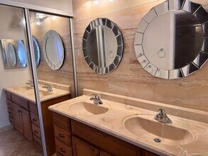 5574 Witney Dr in Delray Beach, FL - Building Photo - Building Photo