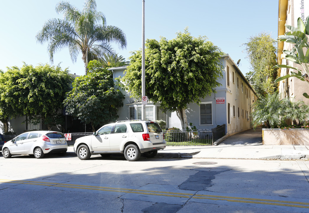 1811 North Cherokee Avenue in Los Angeles, CA - Foto de edificio