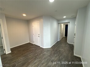 10838 Faulkner Run Ave in Las Vegas, NV - Building Photo - Building Photo