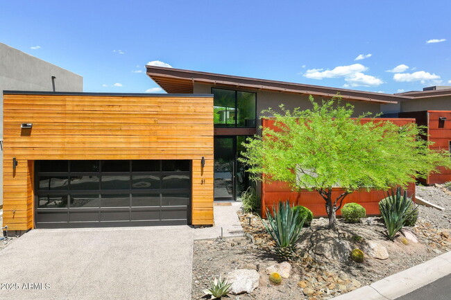 6525 E Cave Creek Rd in Cave Creek, AZ - Building Photo - Building Photo