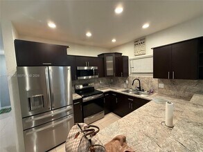 8297 NW 12th Pl in Miami, FL - Building Photo - Building Photo