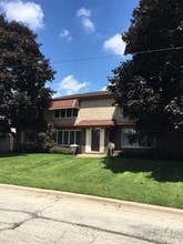 8728 S 78th Ave in Bridgeview, IL - Foto de edificio - Building Photo