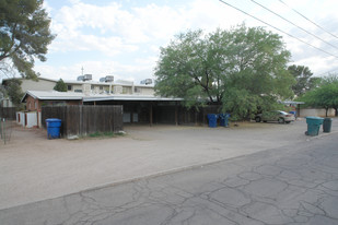 2618-2624 N Tucson Blvd Apartments