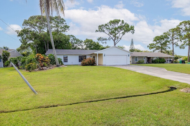 property at 662 NW Cardinal Dr