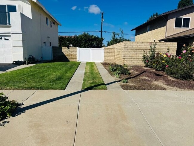 1503 Dara St in Camarillo, CA - Building Photo - Building Photo