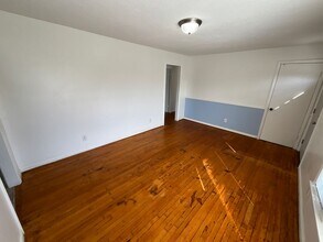 1525 Glenridge Rd in Greensboro, NC - Building Photo - Building Photo