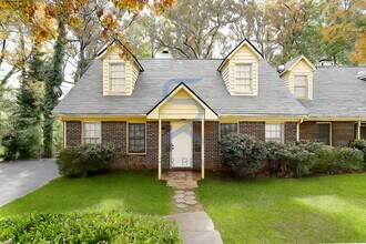 5343 Ridgemere Ct in Stone Mountain, GA - Building Photo - Building Photo