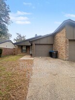 3421 Meadowmoor St in Fort Worth, TX - Building Photo