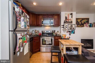 619 S 16th St-Unit -3R in Philadelphia, PA - Building Photo - Building Photo