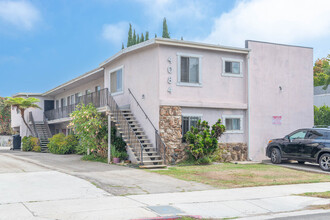 4084 Redwood Ave in Los Angeles, CA - Building Photo - Building Photo